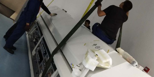 有限空間進(jìn)行設備搬遷