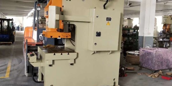 沖床搬運吊裝方法