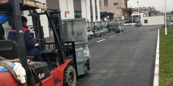 上海浩兵搬運助力佑能(néng)集團工廠設備搬遷