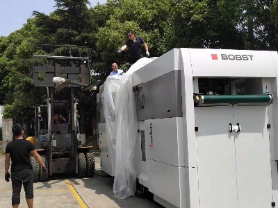 模切機卸車移位